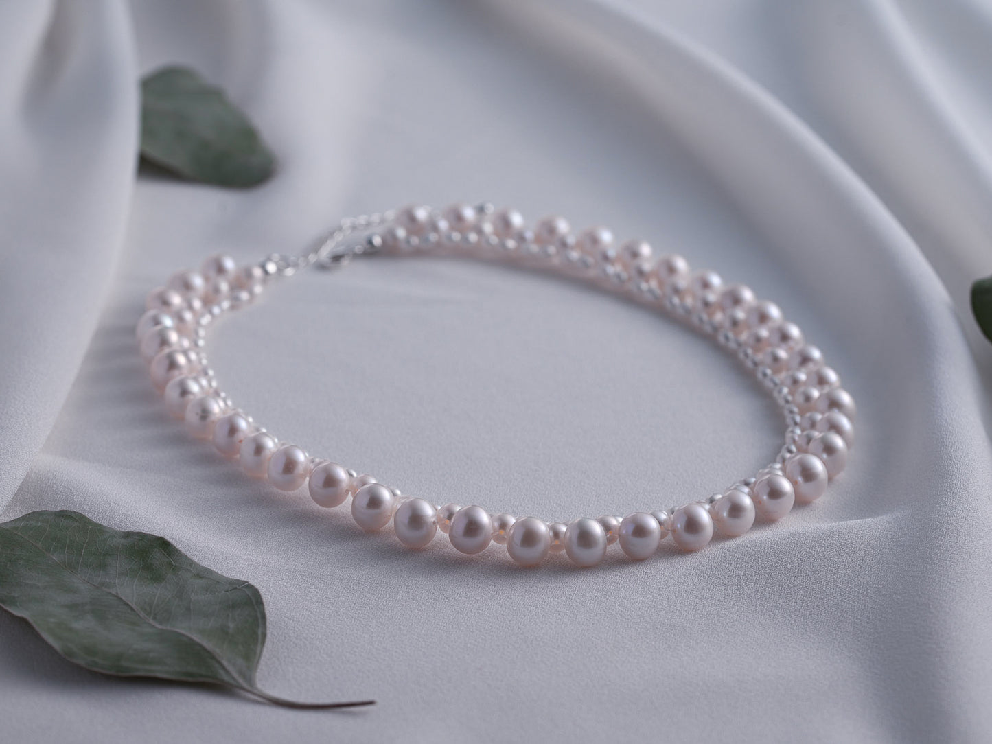 Graduated Pearl Collar