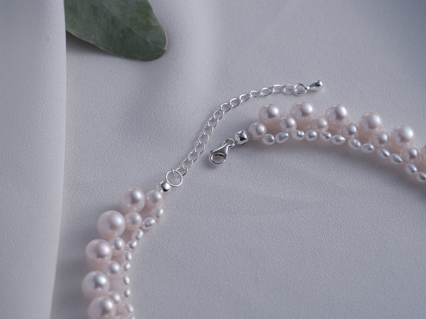 Graduated Pearl Collar