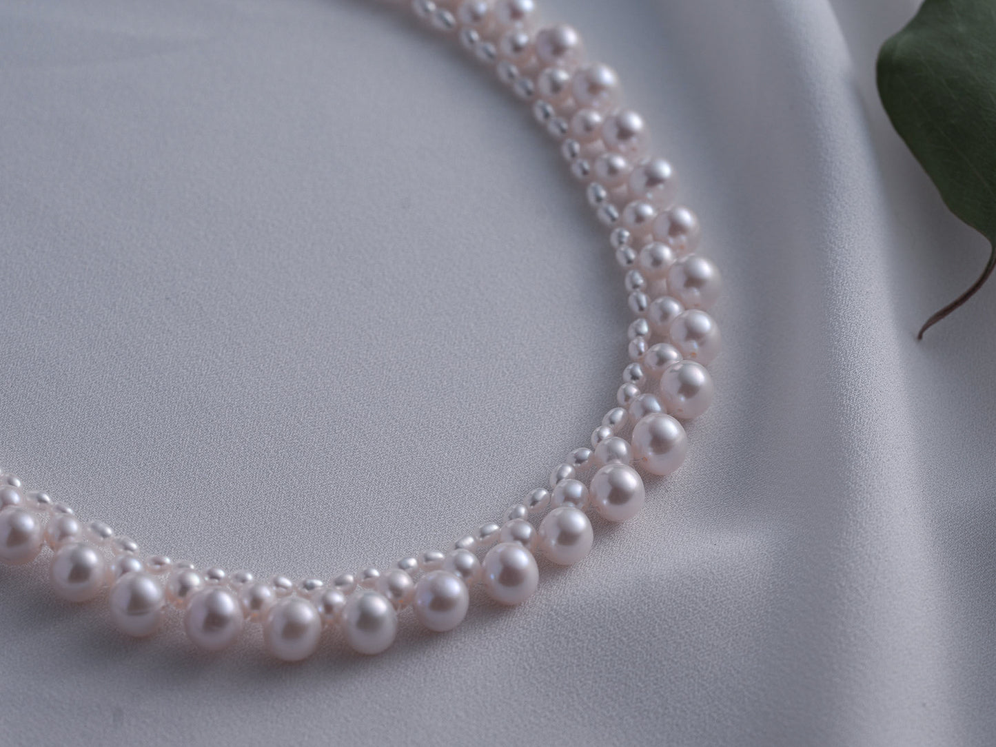 Graduated Pearl Collar