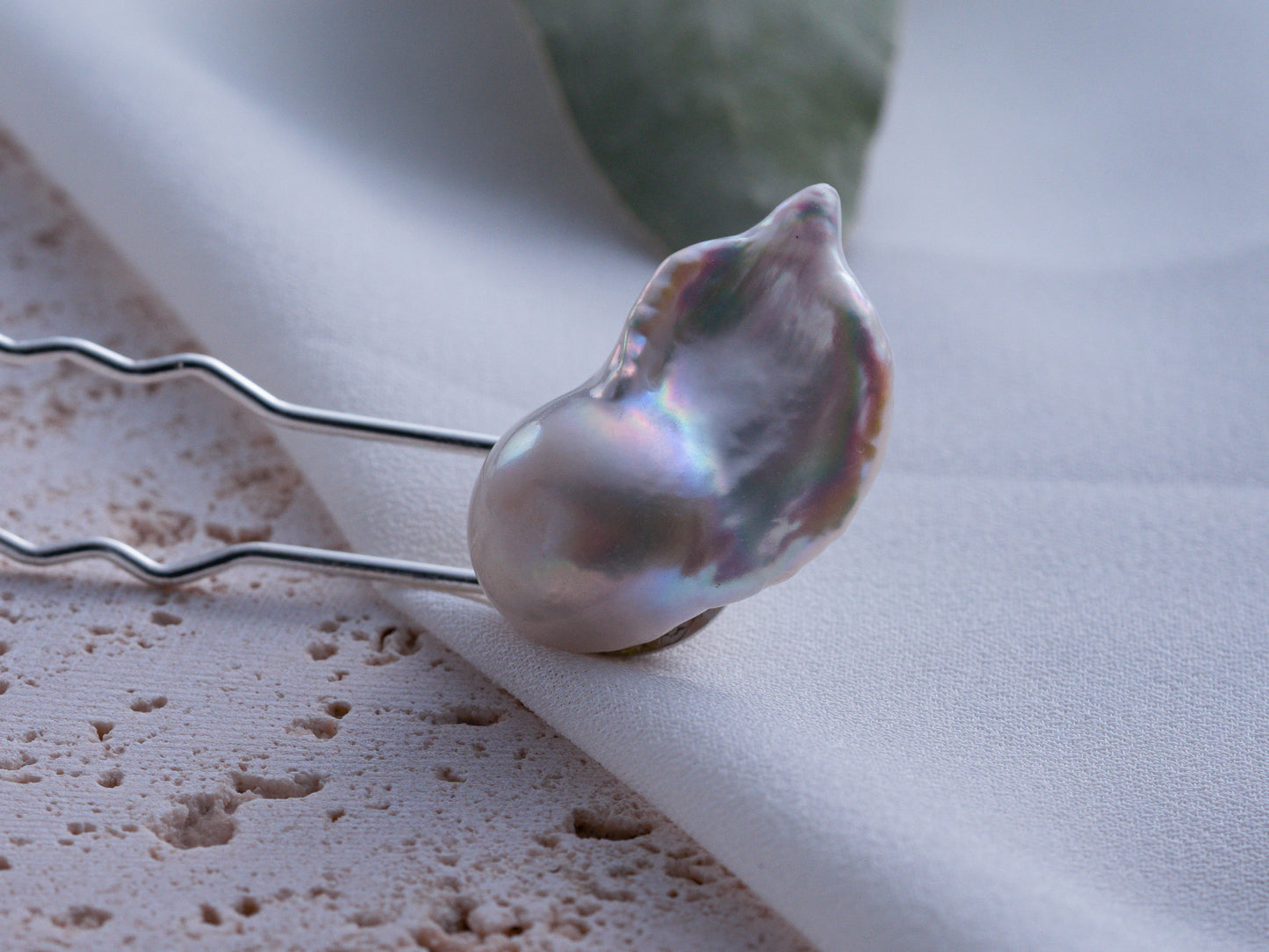 Iridescent Flame - Handmade Fireball Pearl Hair Pin