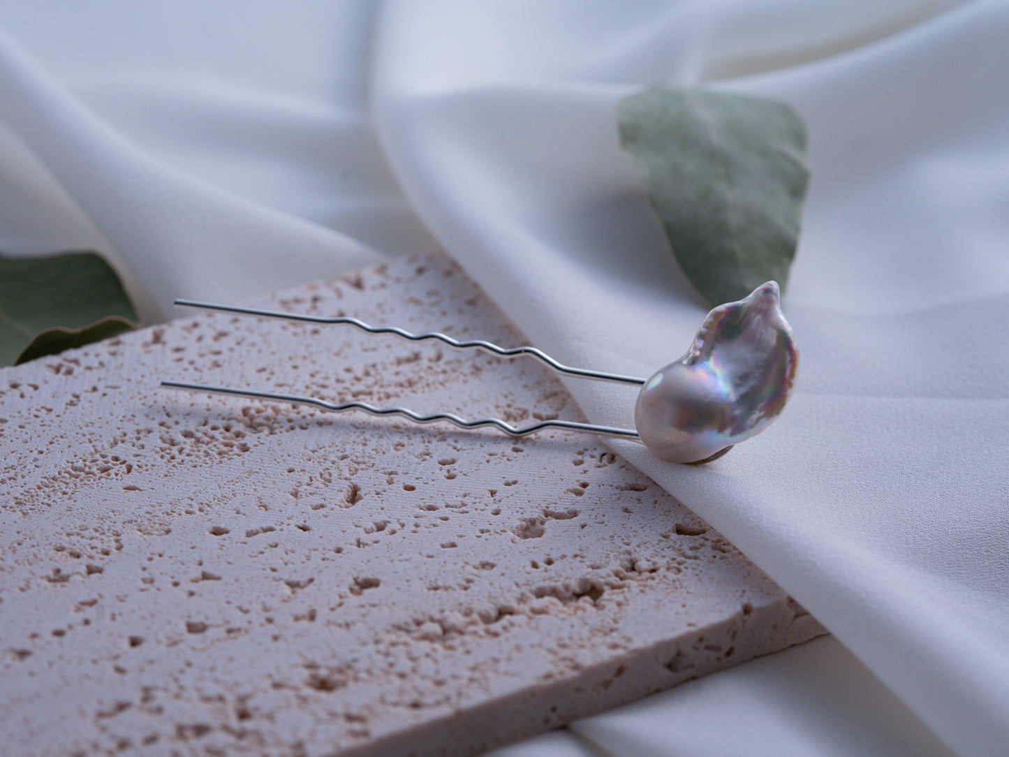 Iridescent Flame - Handmade Fireball Pearl Hair Pin