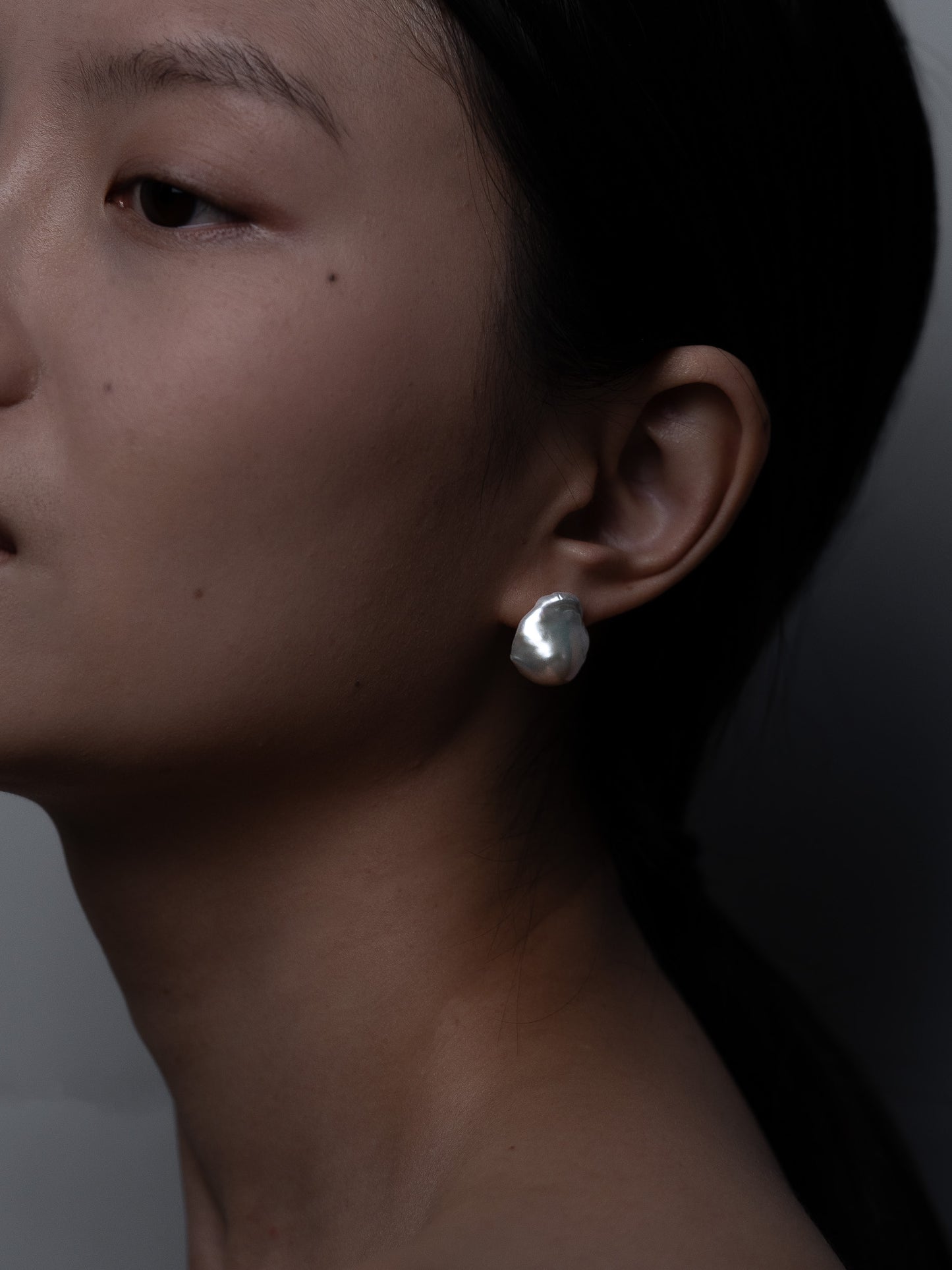 18-21MM Large Baroque Pearl Stud Earrings