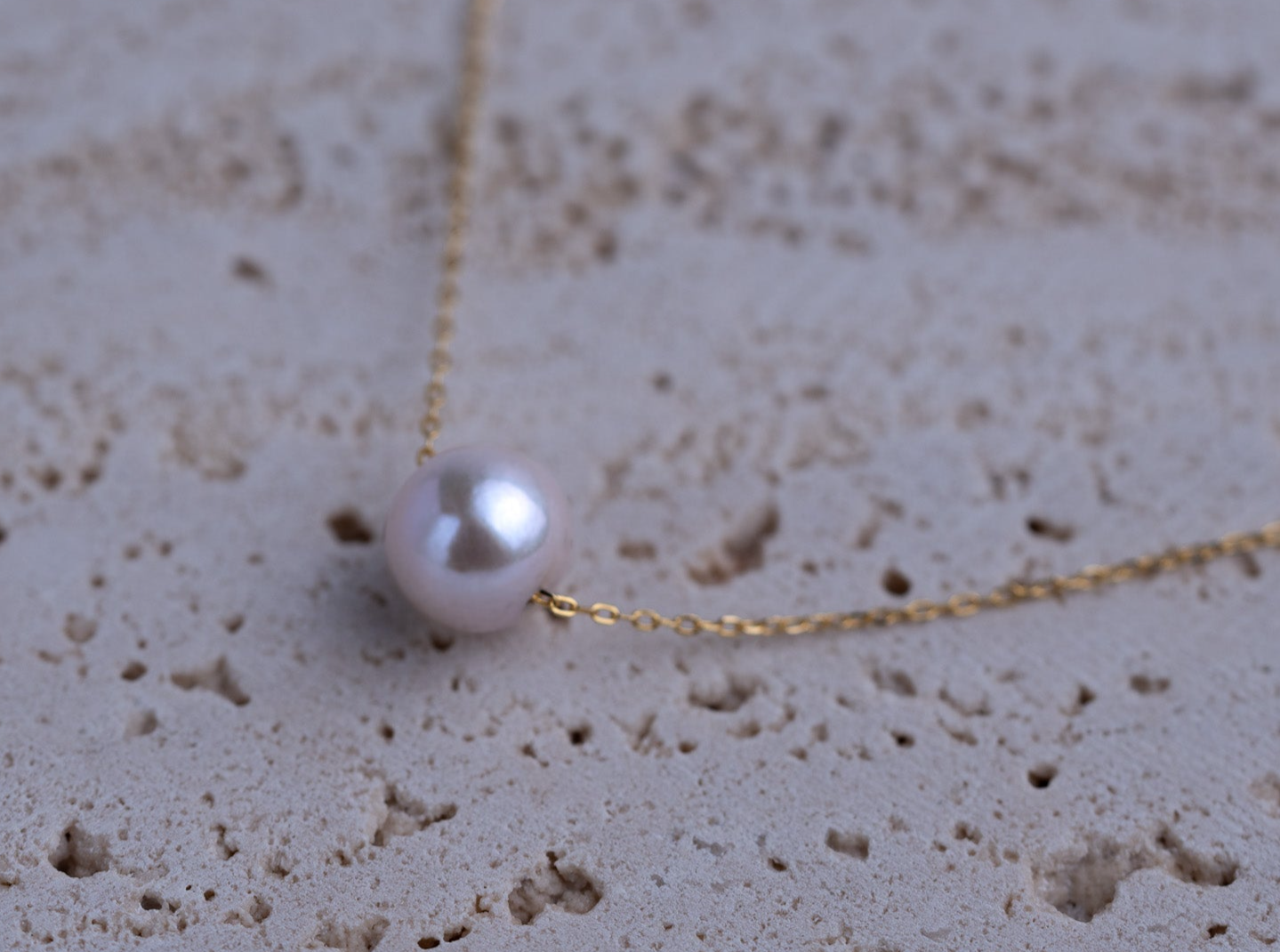 10mm Blue Pink Shimmer Pearl Pendant Necklace