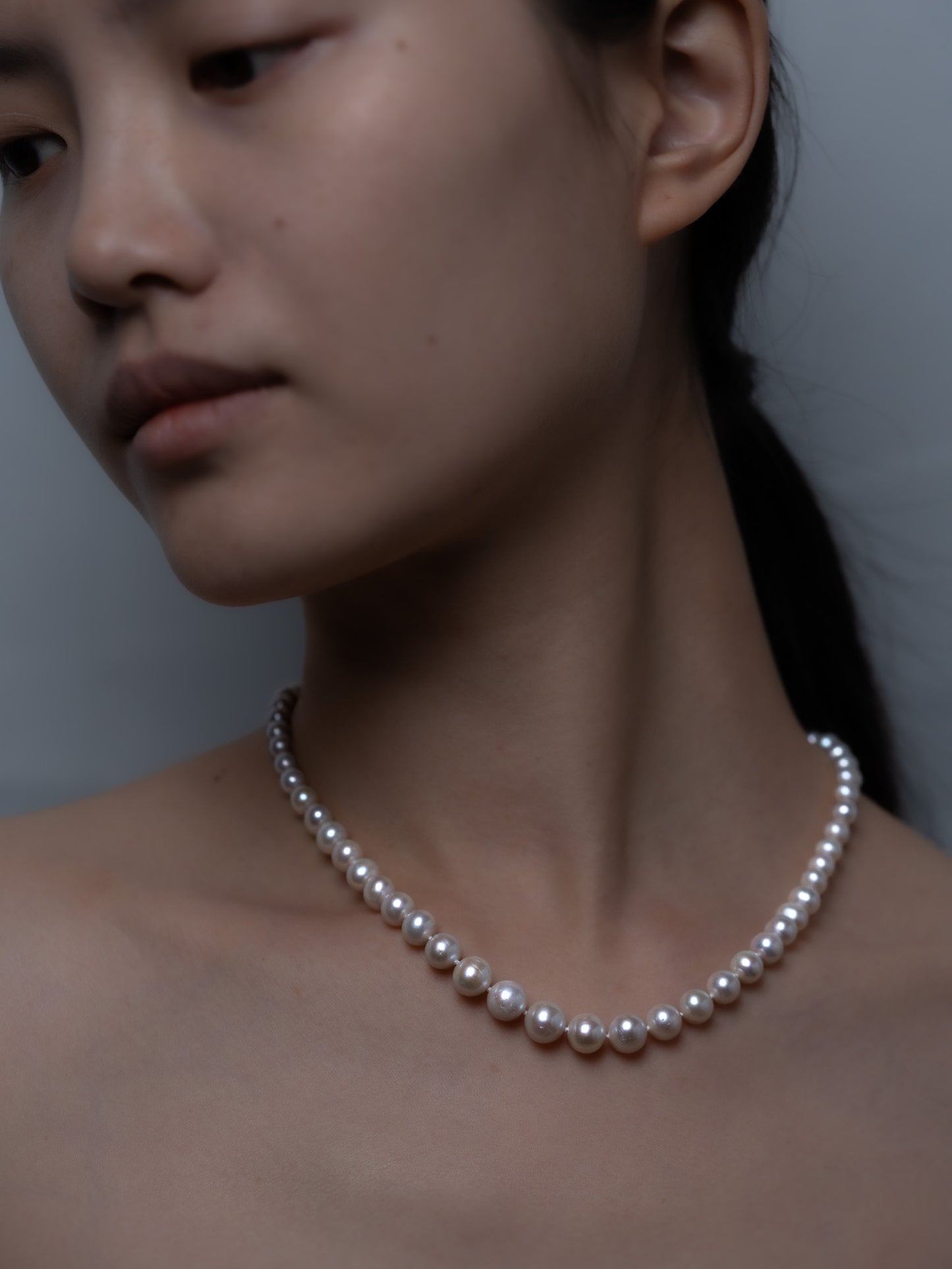 Luxe Graduated Pearl Necklace with Magnetic Clasp