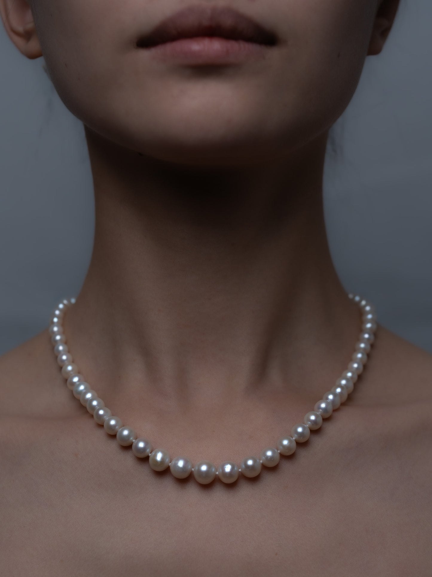 Luxe Graduated Pearl Necklace with Magnetic Clasp