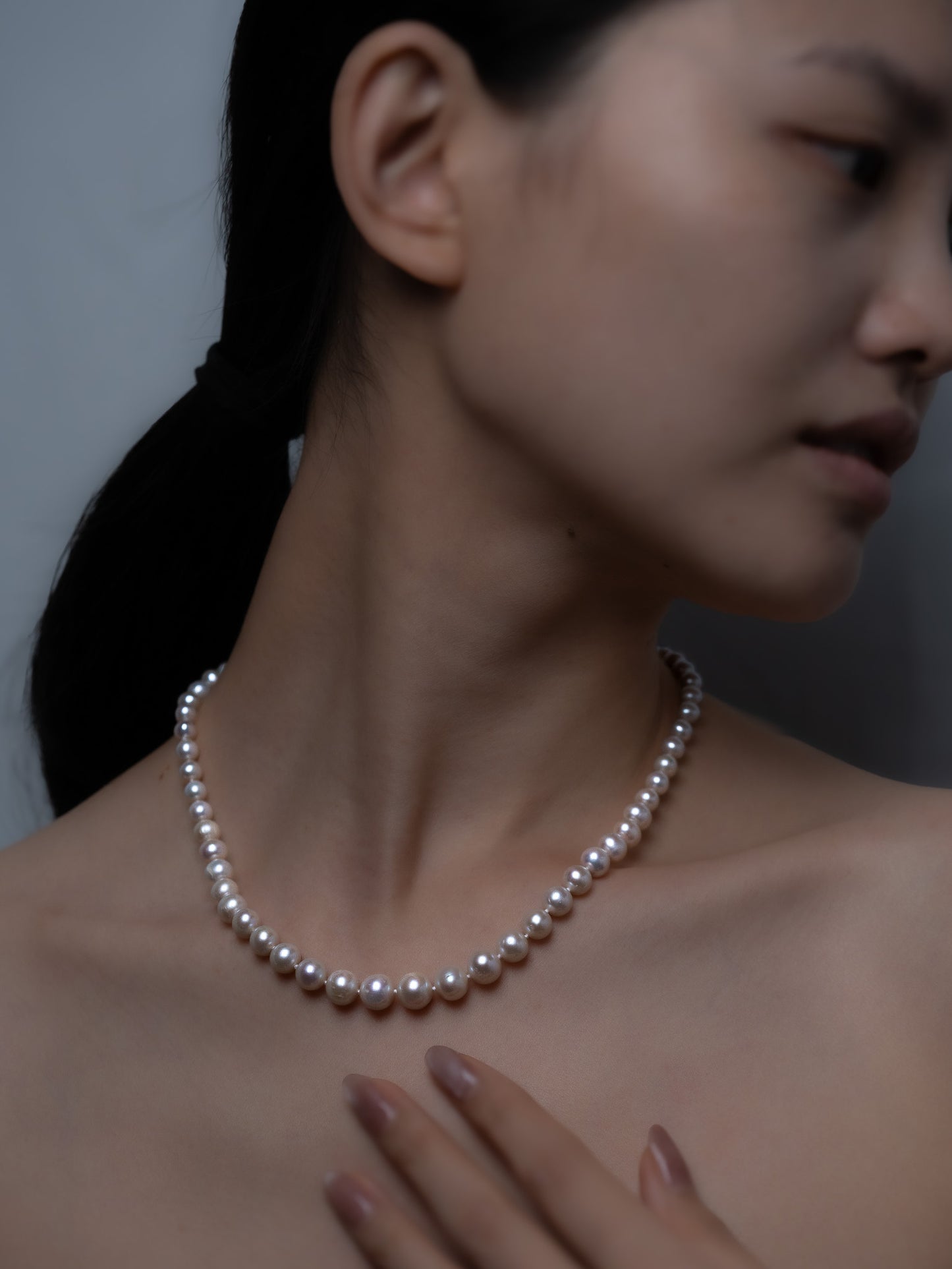 Luxe Graduated Pearl Necklace with Magnetic Clasp