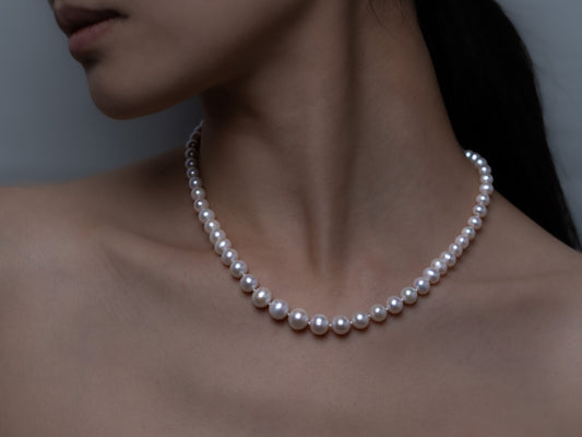 Luxe Graduated Pearl Necklace with Magnetic Clasp